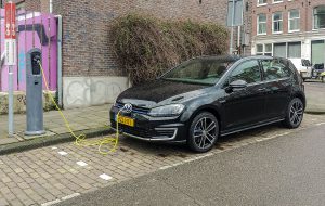 1200px-black_vw_golf_gte_charging_fl